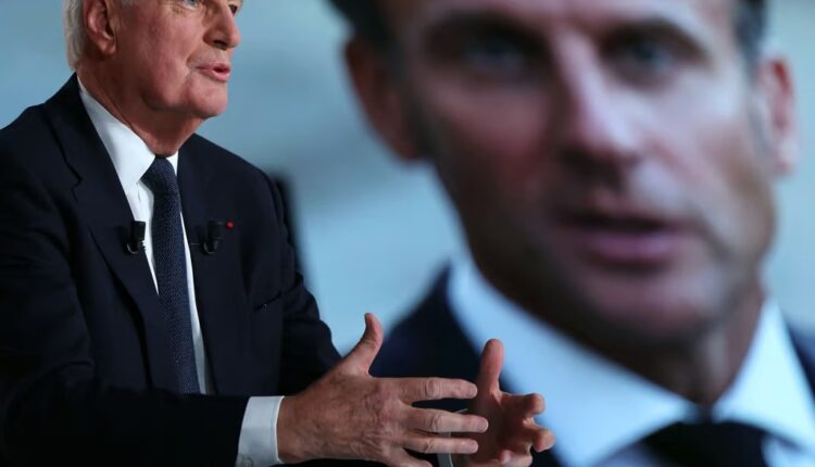 بارنييه وماكرون في مسار تصادمي بشأن إصلاح المالية العامة الفرنسية