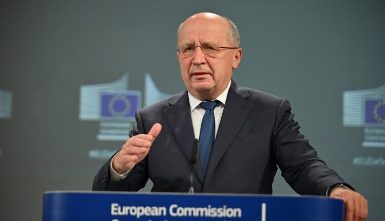 مفوض الدفاع الأوروبي، أندريوس كوبيليوس