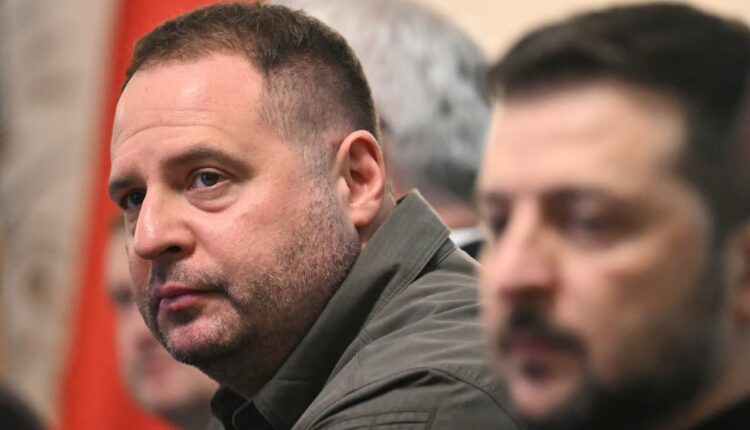 الرئيس الأوكراني فولوديمير زيلينسكي مستشاره الرئيسي أندريه يرماك