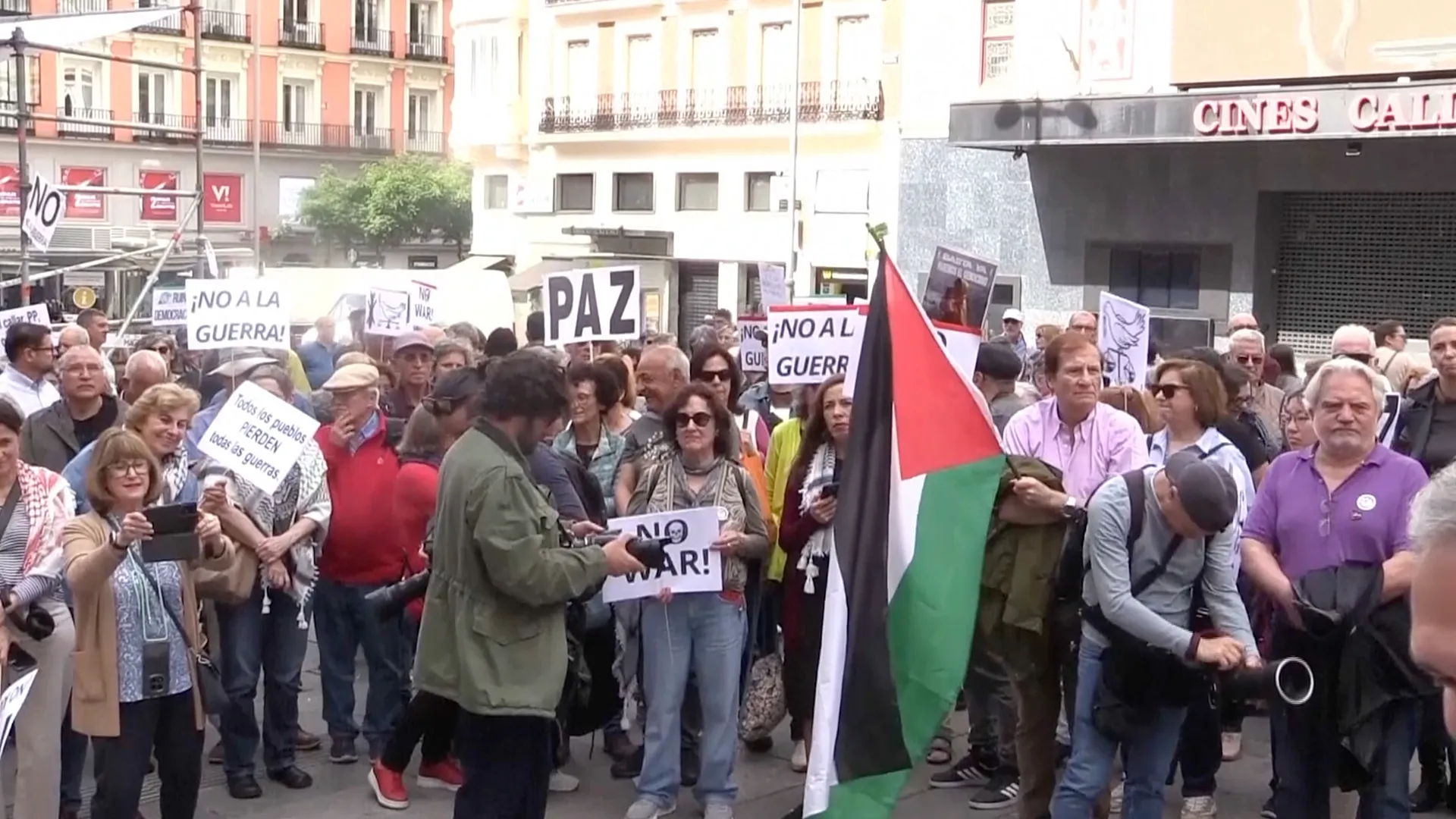 بالشعر والموسيقى.. 200 مدينة إسبانية تنتفض ضد الحرب وتطلب محاكمة ترمب ونتنياهو