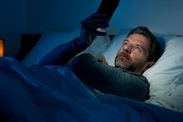 الاستحمام في الظلام .. طقس مهدئ قبل النوم