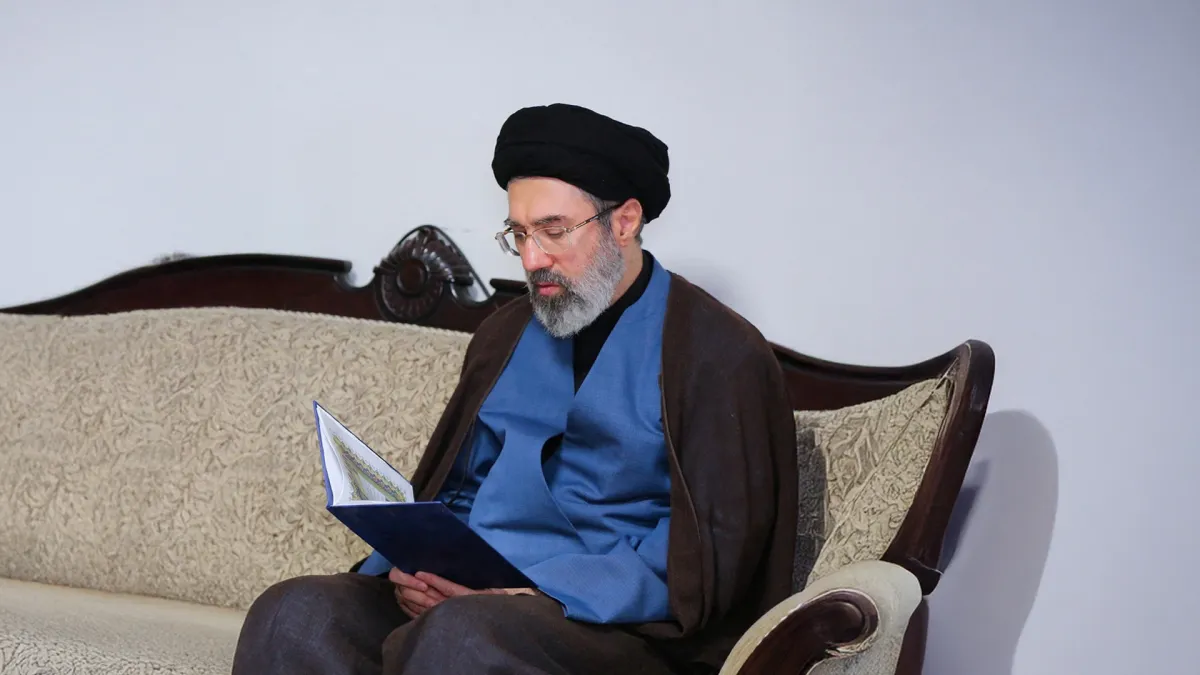 مجتبى خامنئي: إيران لا تريد الحرب لكنها ستدافع عن حقوقها