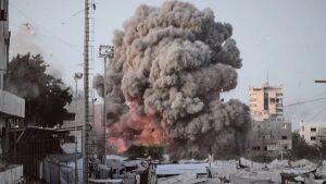 مقتل ستة فلسطينيين بينهم طفل في غارة إسرائيلية على منطقة الميناء غربي مدينة غزة